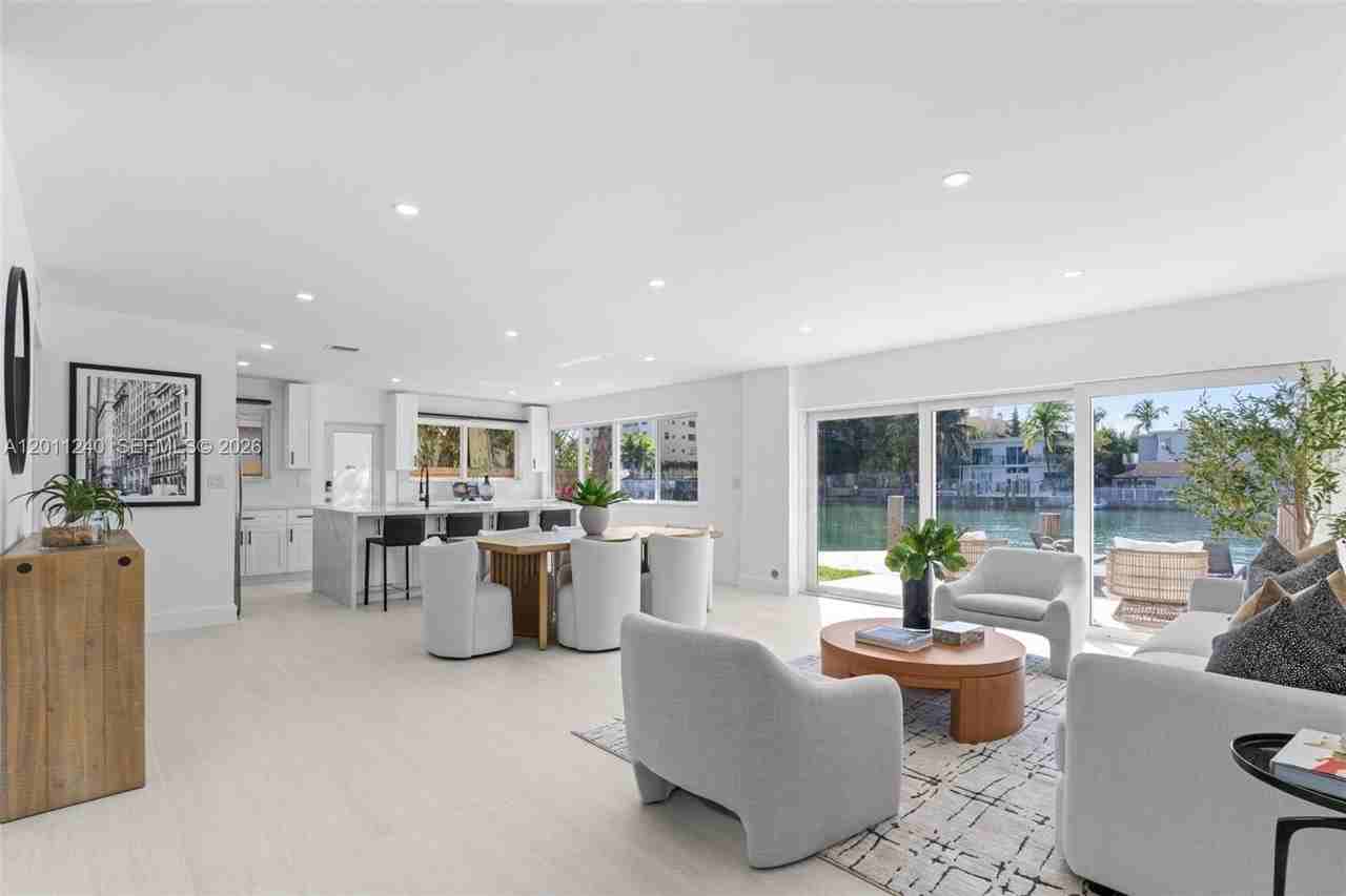 7286 Gary Ave - Photo 7 of 50
