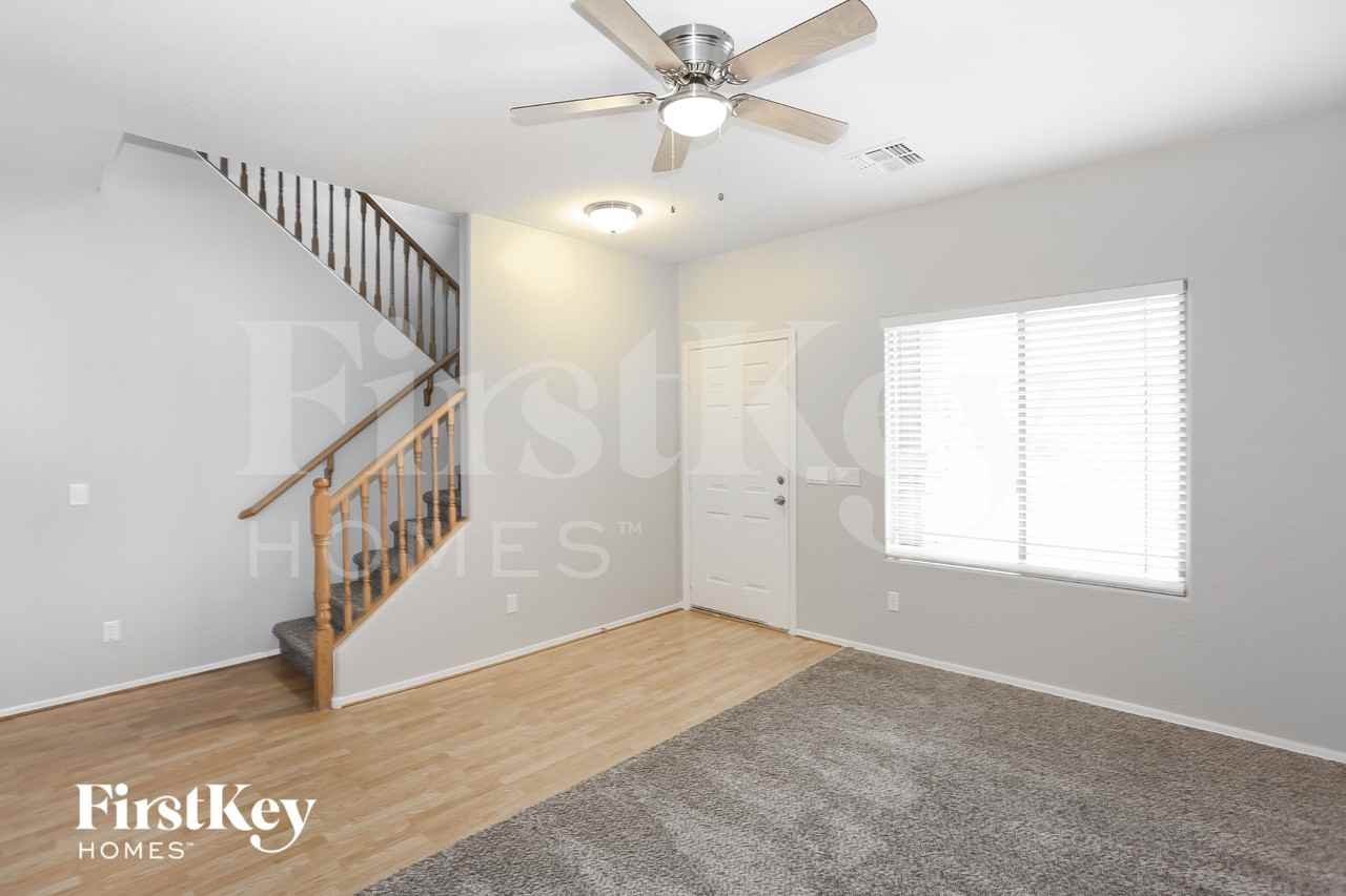 17458 W Hilton Ave - Photo 3 of 15