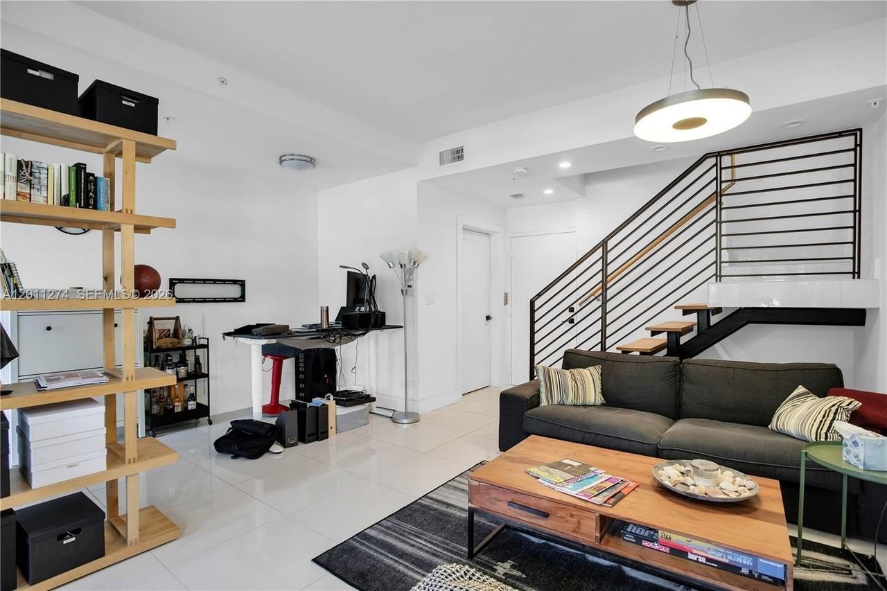 87 N Shore Dr - Photo 2 of 43