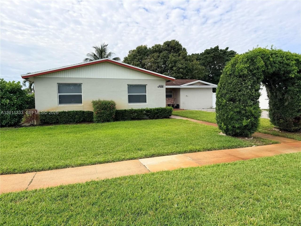 4350 Nw 14th St - Photo 2 of 19