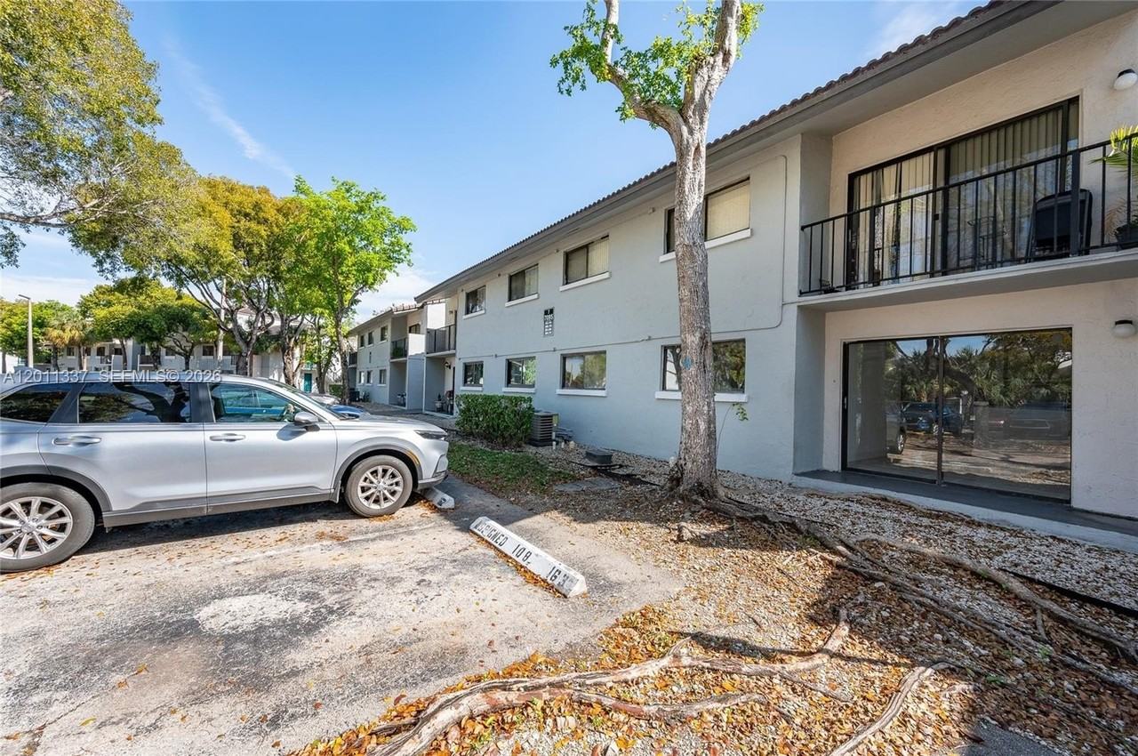 7095 Nw 179th St #110 - Photo 4 of 21