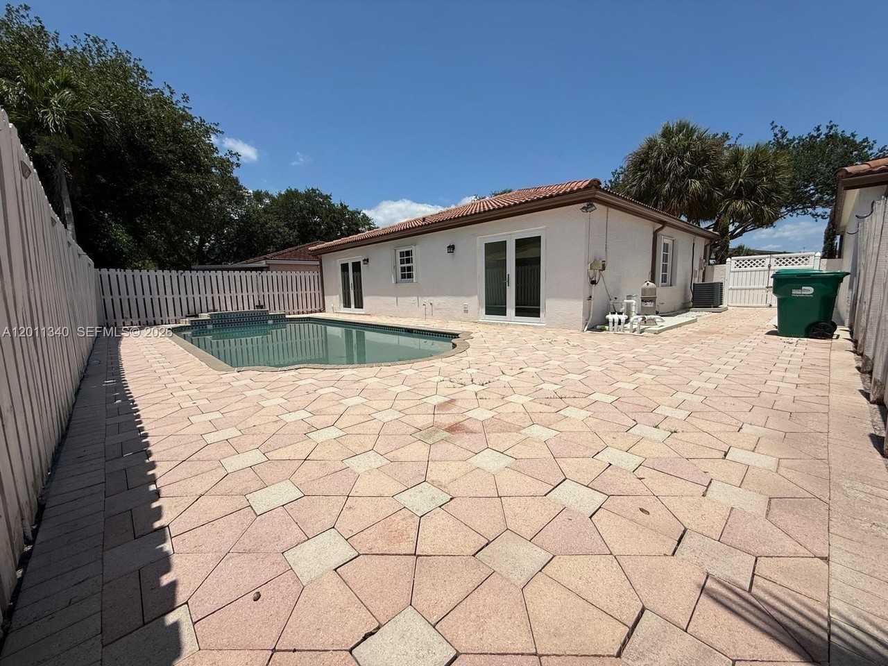 9130 Nw 193rd St #9130 - Photo 5 of 17