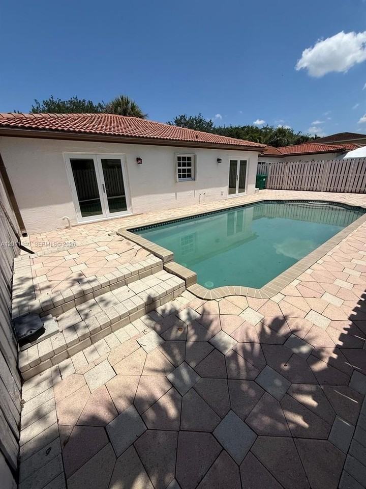 9130 Nw 193rd St #9130 - Photo 6 of 17