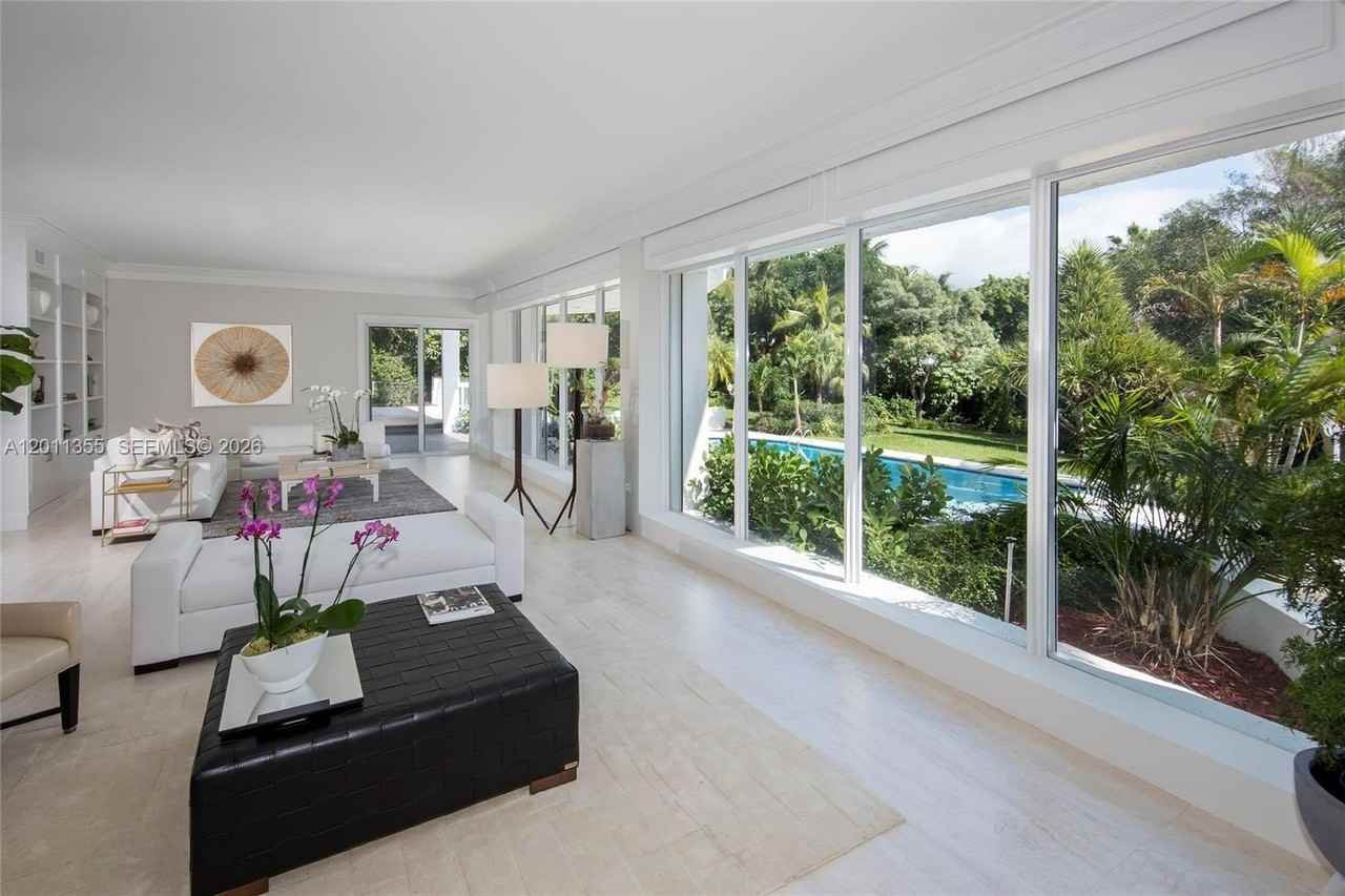 413 Santurce Ave - Photo 4 of 13