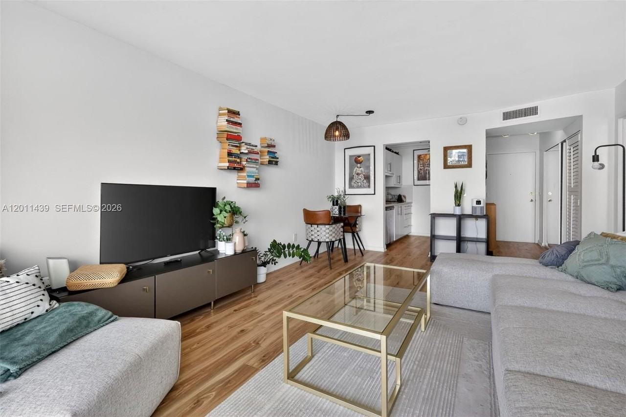 2350 Ne 135th St #901 - Photo 4 of 17