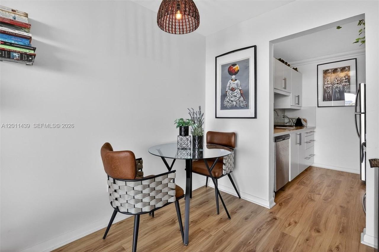 2350 Ne 135th St #901 - Photo 5 of 17