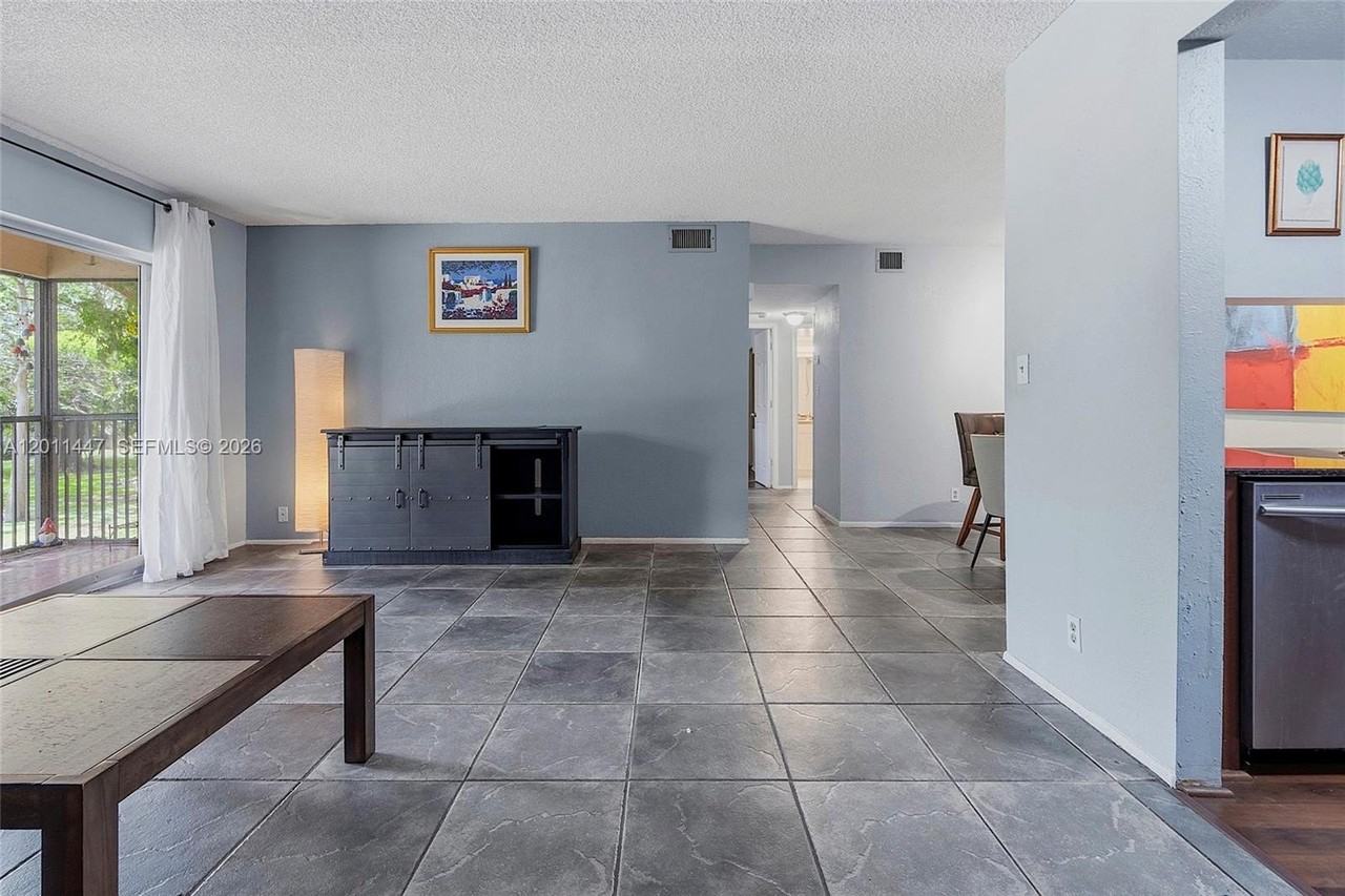 3083 N Oakland Forest Dr #206 - Photo 3 of 50