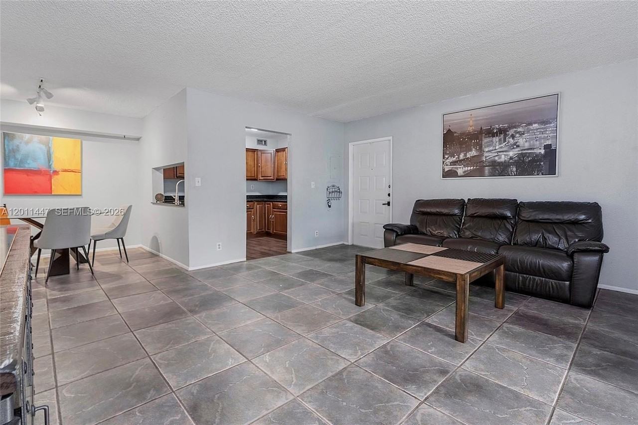 3083 N Oakland Forest Dr #206 - Photo 6 of 50