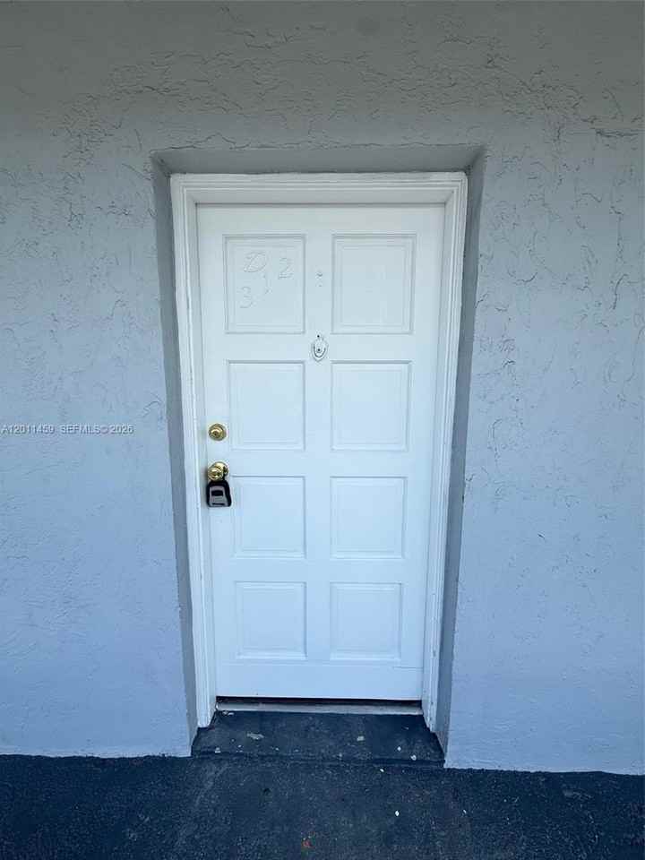 1755 W 60th St #D312 - Photo 3 of 26