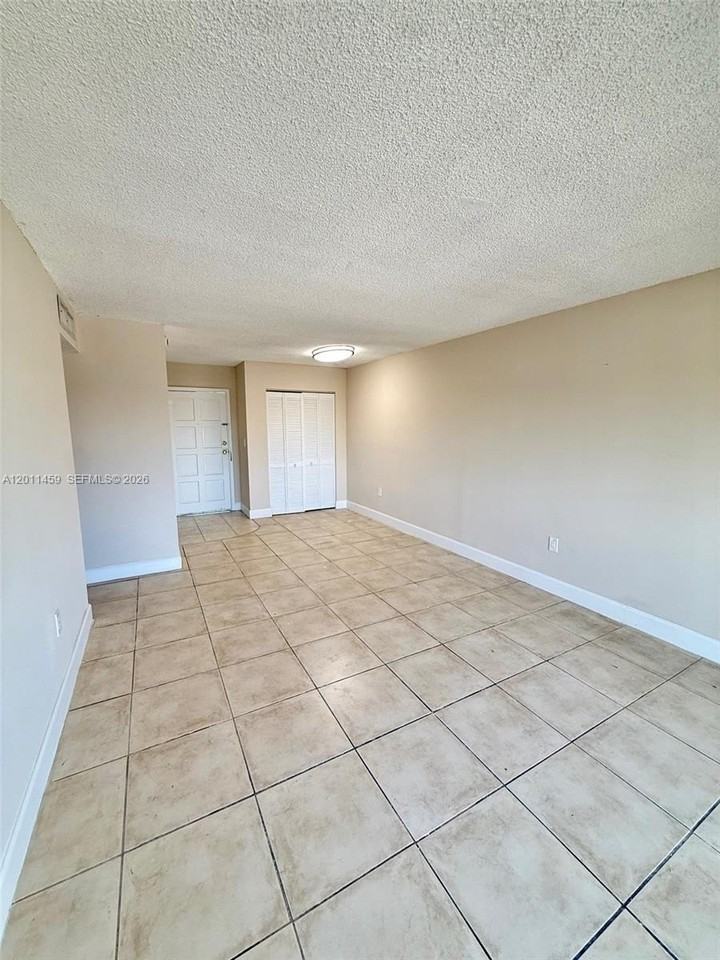 1755 W 60th St #D312 - Photo 5 of 26