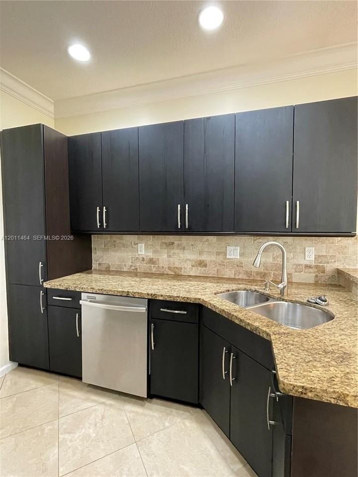 3160 Nw 127th Ter #3160 - Photo 2 of 46