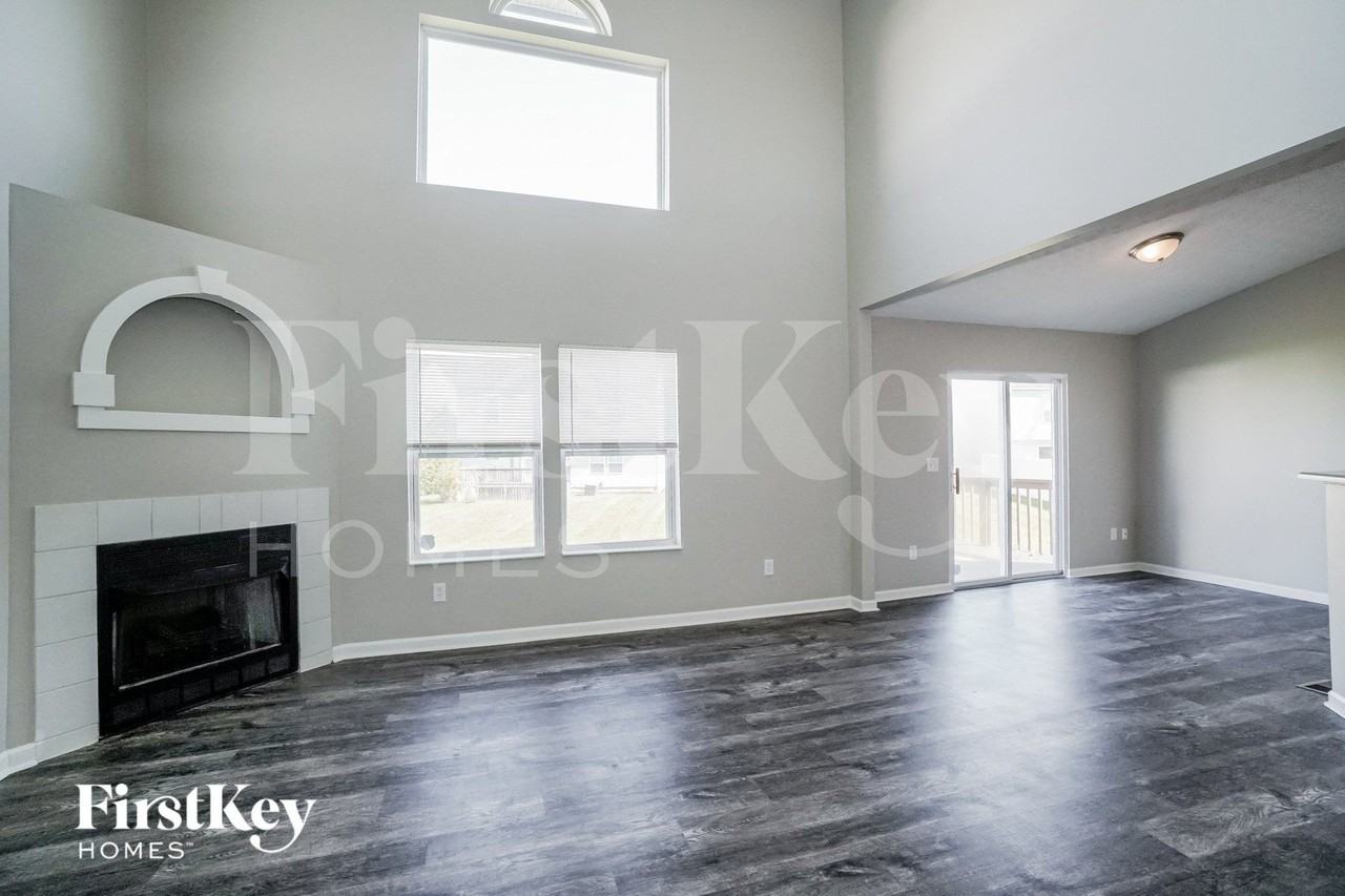 3253 Kady Ln - Photo 3 of 15
