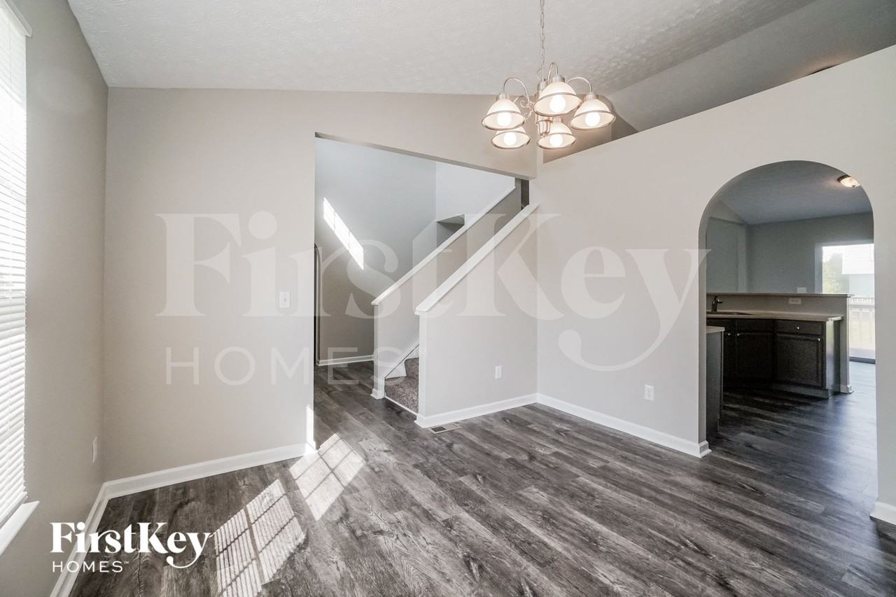 3253 Kady Ln - Photo 5 of 15