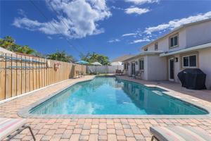 featured image of 1660 Ne 25th Ave