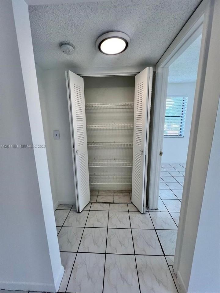 516 Nw 114th Ave #101 - Photo 4 of 15