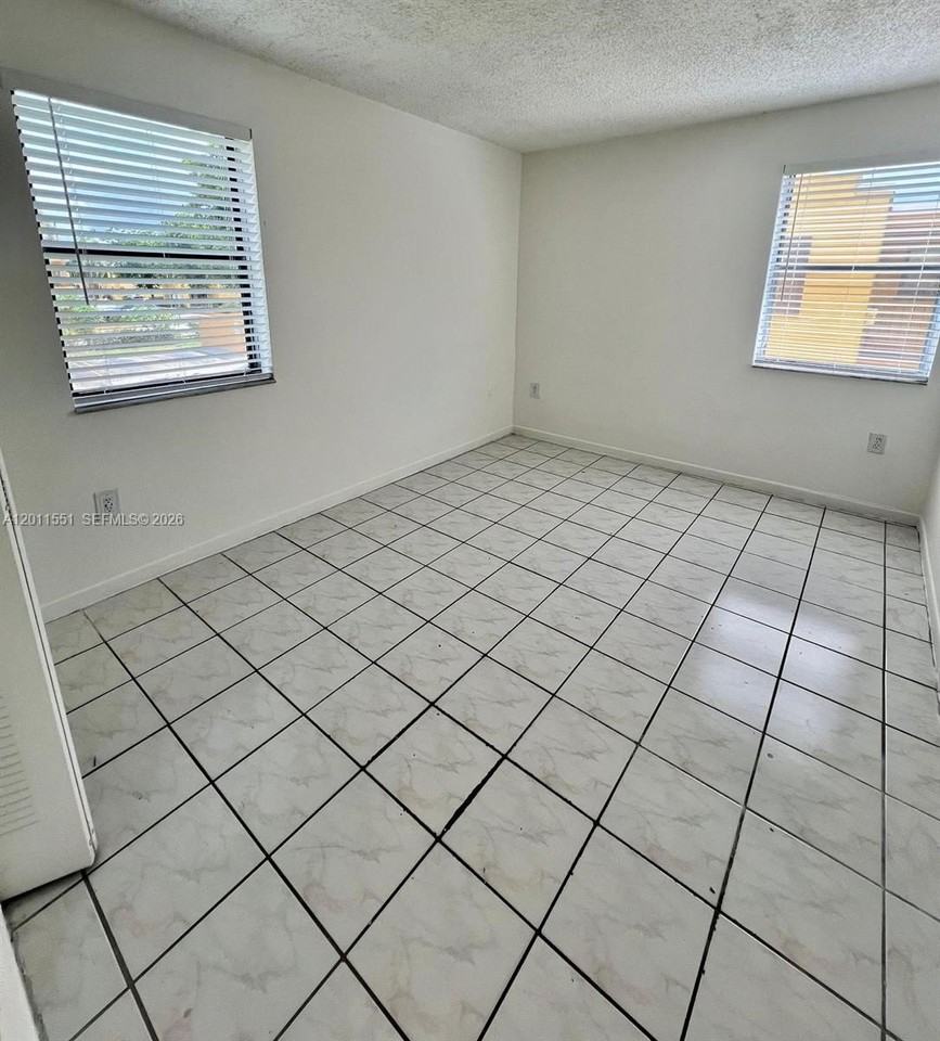 516 Nw 114th Ave #101 - Photo 6 of 15