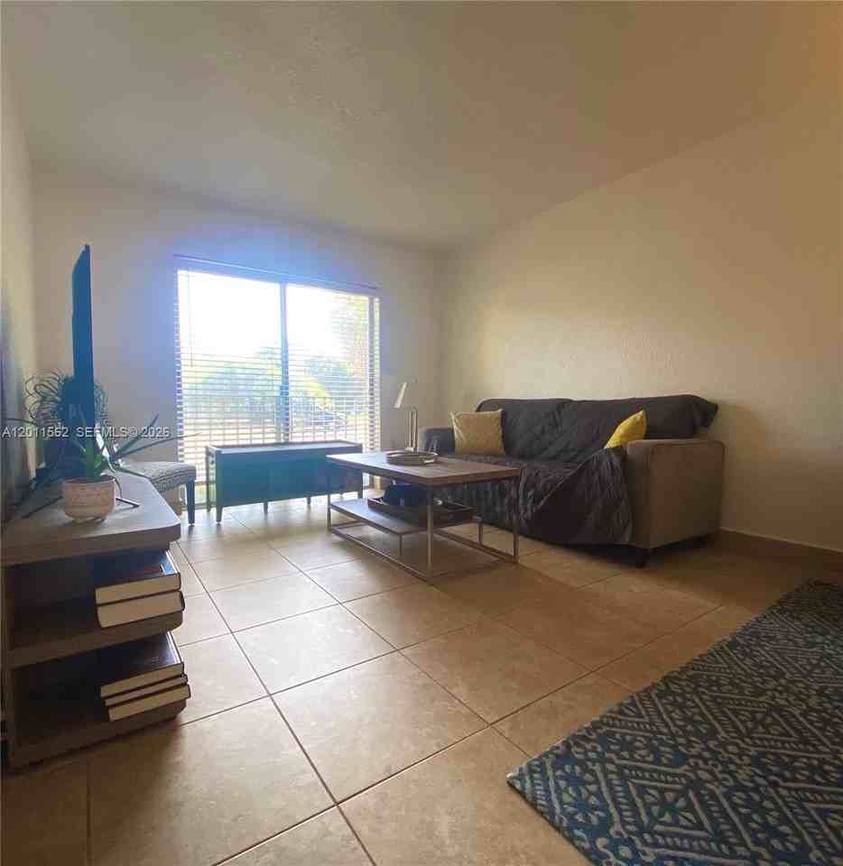 445 Sw 11th St #107 - Photo 5 of 10