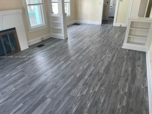 1870 Lakeview Dr #1870 - Photo 2 of 3