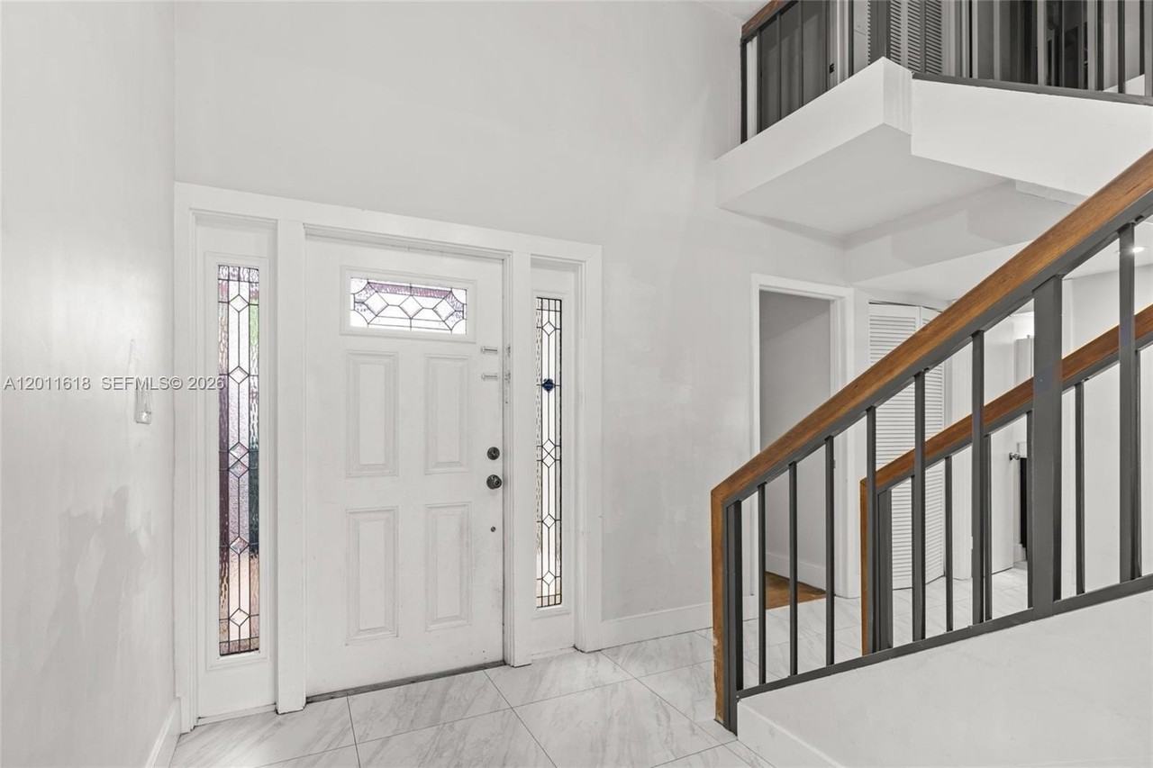 1391 W Fairway Rd - Photo 4 of 44