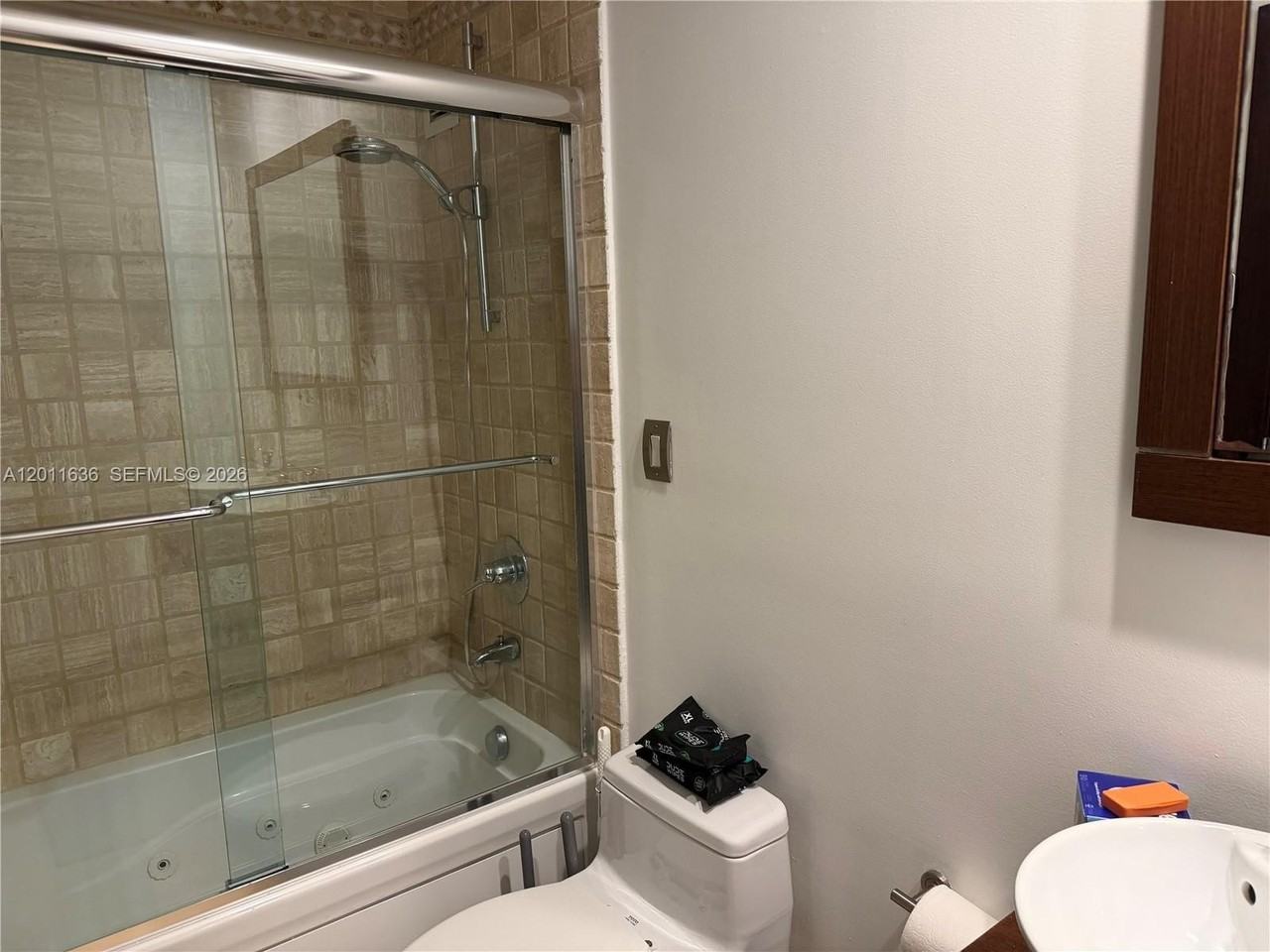 2301 Collins Ave #PH5 - Photo 5 of 10