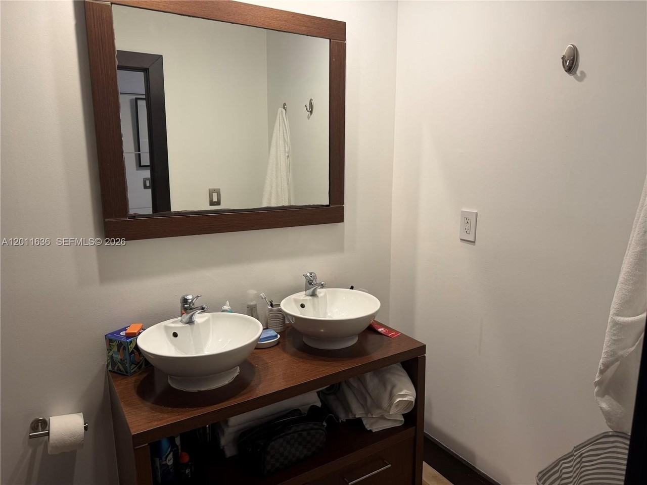 2301 Collins Ave #PH5 - Photo 6 of 10