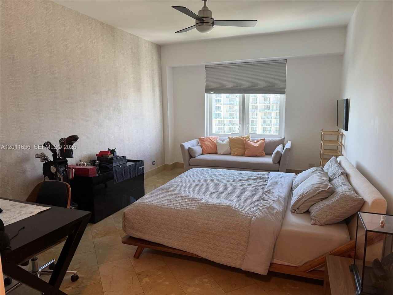 2301 Collins Ave #PH5 - Photo 7 of 10