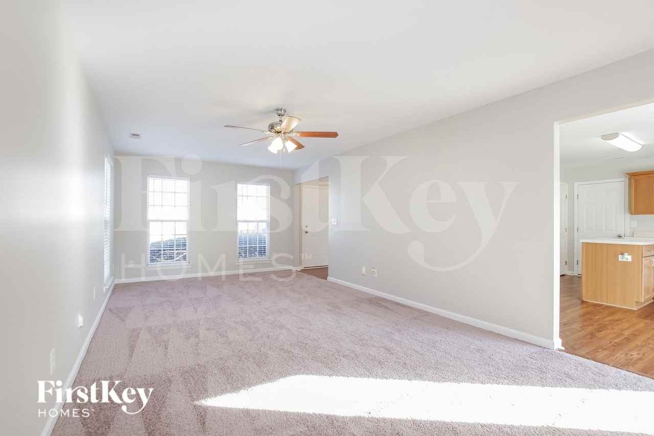 6622 Courtland St - Photo 2 of 15