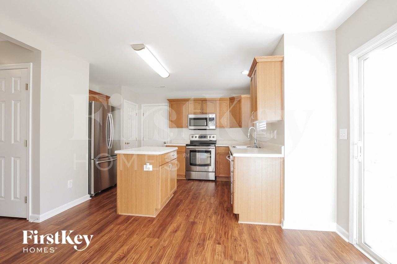 6622 Courtland St - Photo 3 of 15