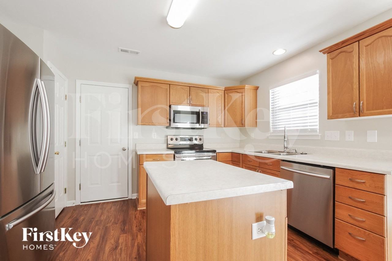 6622 Courtland St - Photo 4 of 15