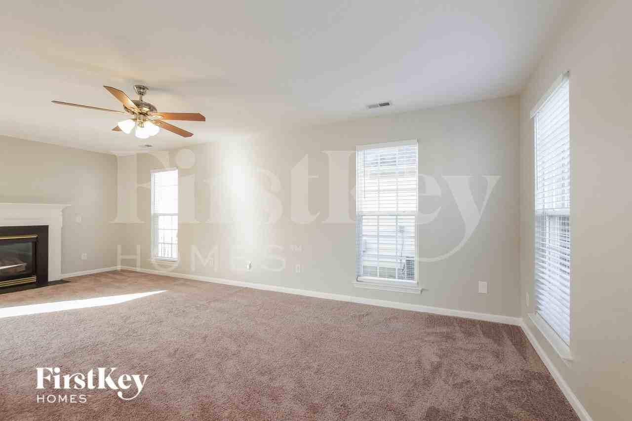 6622 Courtland St - Photo 6 of 15