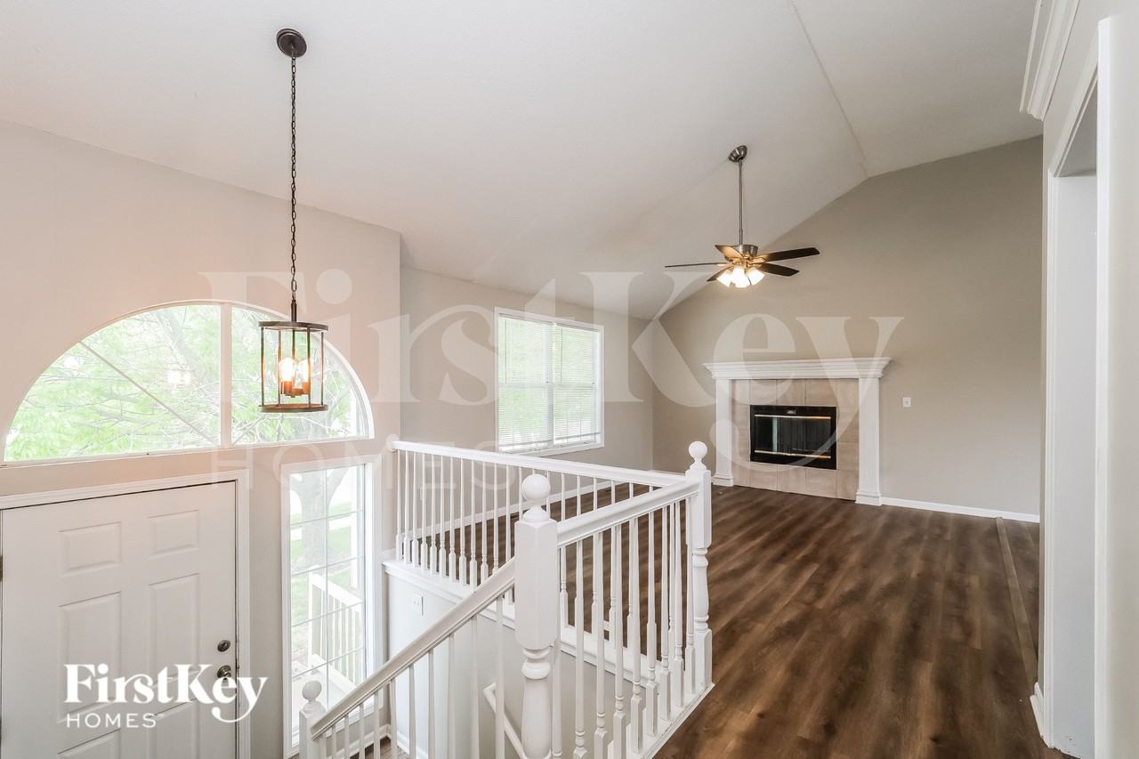 1407 Birch Dr - Photo 3 of 19