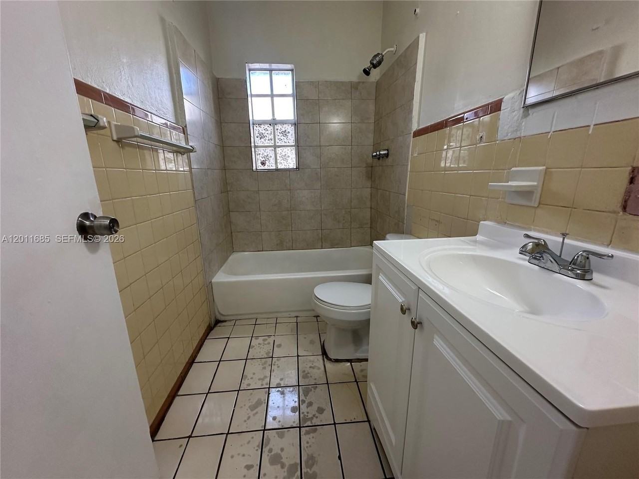 1767 Nw 5th St #3 - Photo 5 of 9