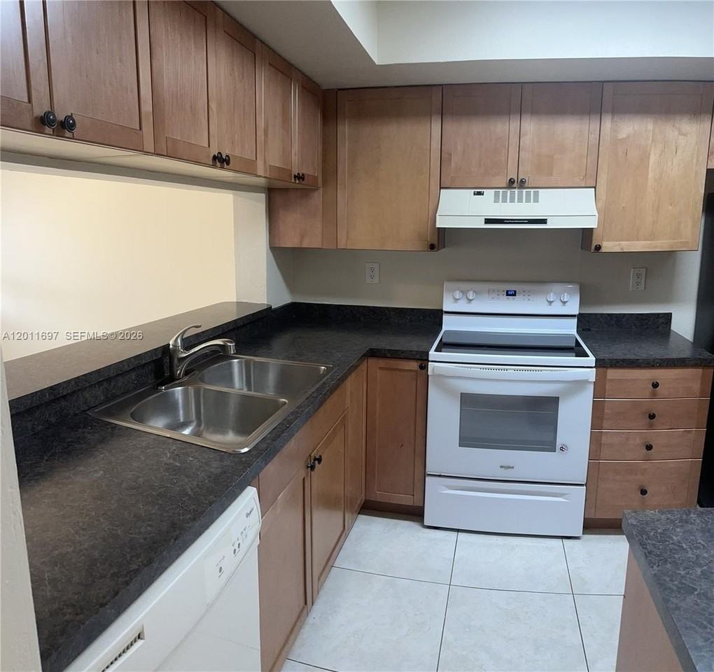 7885 Nw 7th Ct #406 - Photo 6 of 23