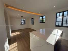 featured image of 1716 Sw 11th St #4