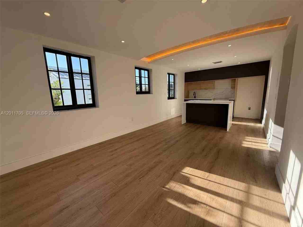 1716 Sw 11th St #4 - Photo 2 of 12