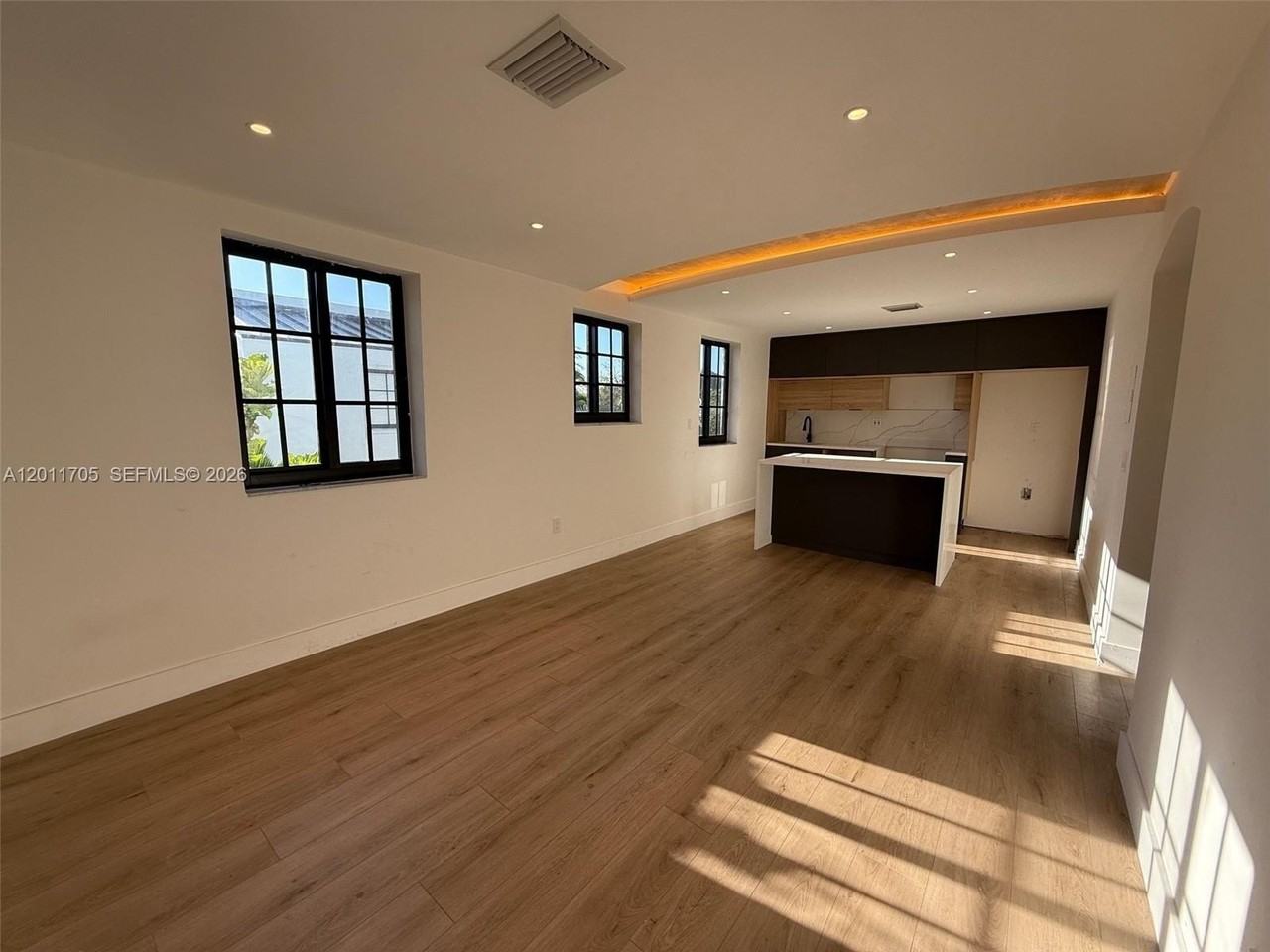 1716 Sw 11th St #4 - Photo 3 of 12
