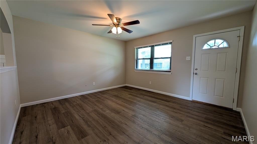 809 Jacobs Ln - Photo 3 of 15