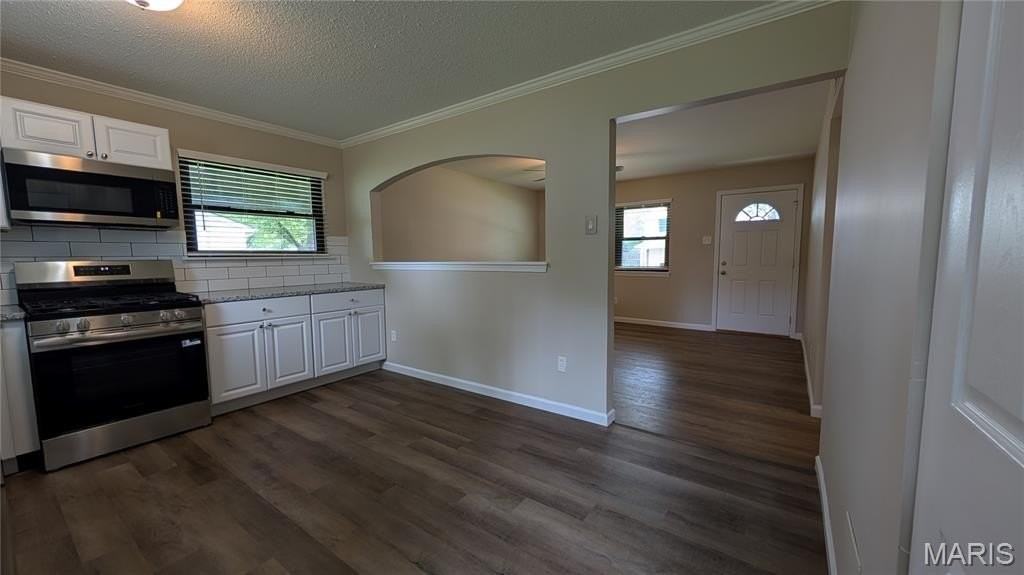 809 Jacobs Ln - Photo 6 of 15