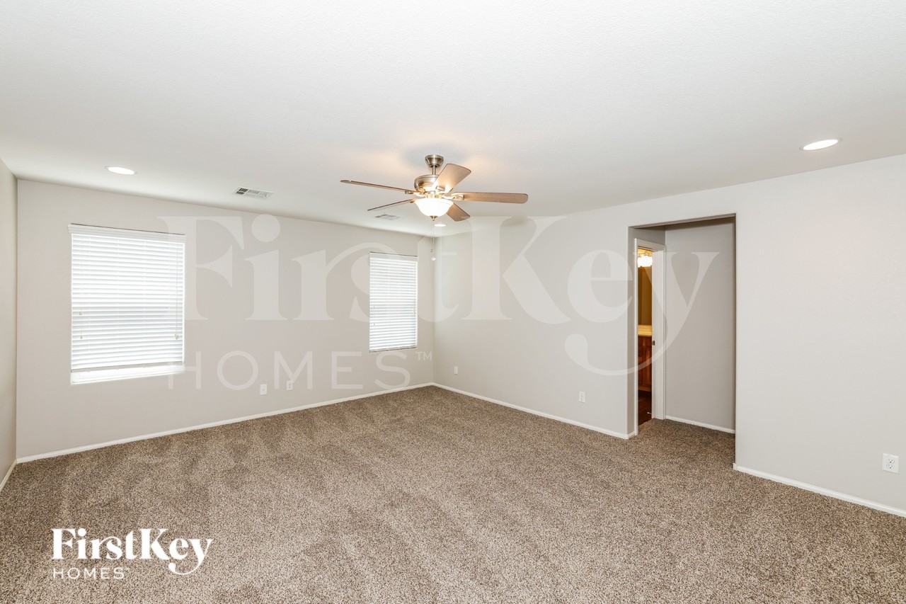 9809 Dryden Ct - Photo 7 of 19