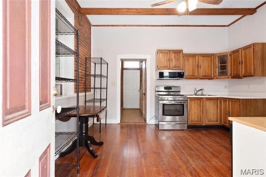 301 W Laurel St - Photo 5 of 26
