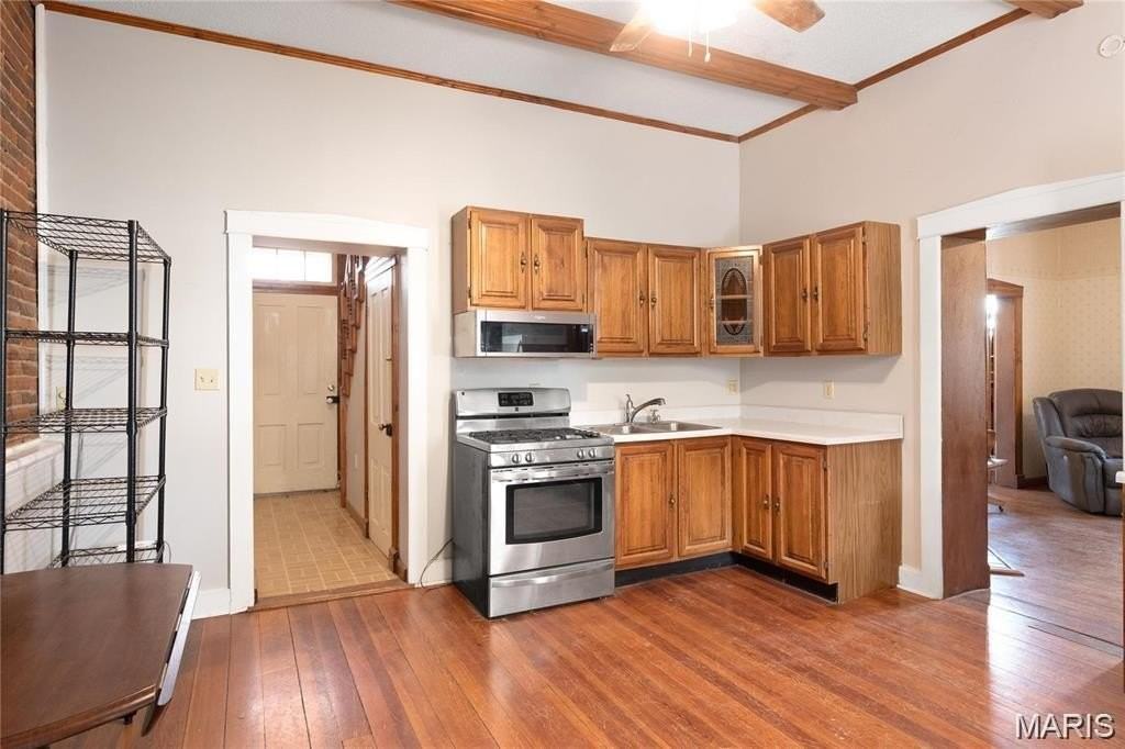 301 W Laurel St - Photo 6 of 26