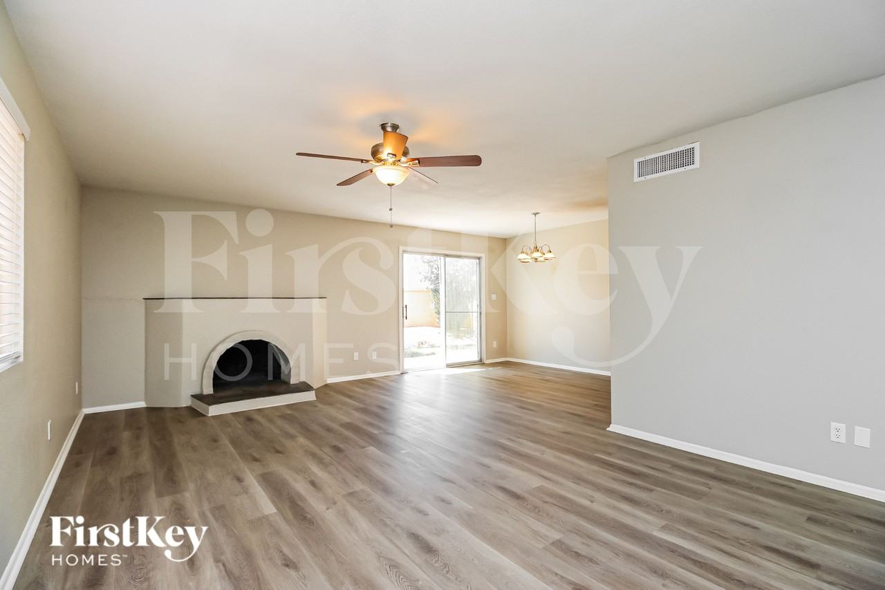 8647 E Fillmore St - Photo 2 of 19