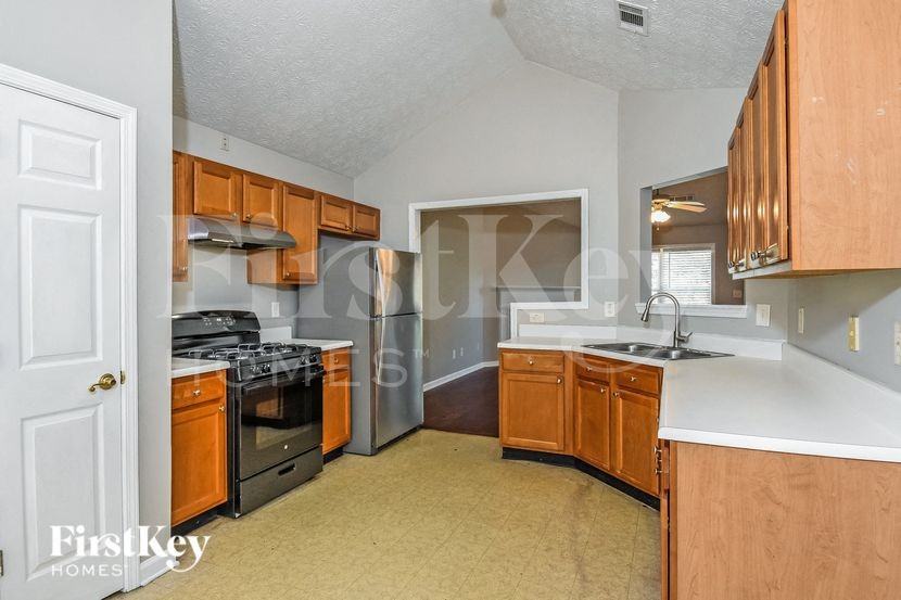 830 James Ridge Dr - Photo 5 of 16