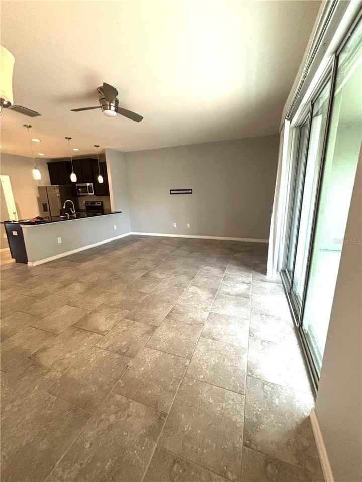 6433 Baytown Dr - Photo 5 of 15