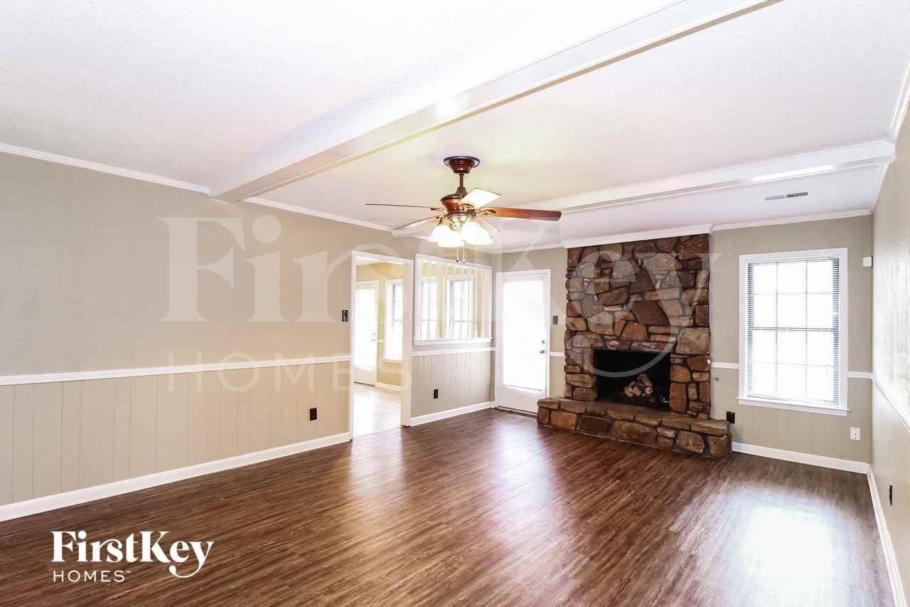 8093 Cinders Rd - Photo 3 of 15