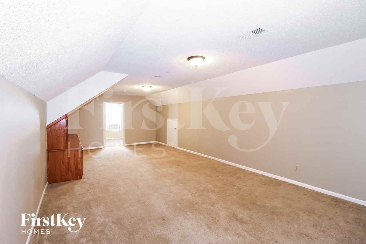 8093 Cinders Rd - Photo 7 of 15