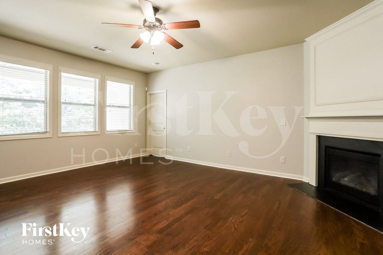 7768 Old Thyme Rd - Photo 2 of 15