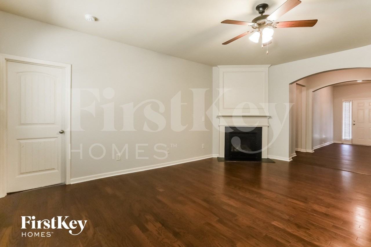 7768 Old Thyme Rd - Photo 3 of 15