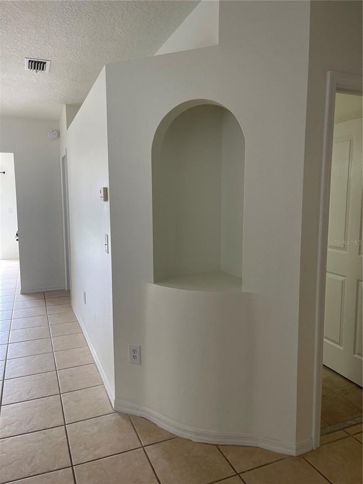2482 Sagemont Dr - Photo 3 of 16