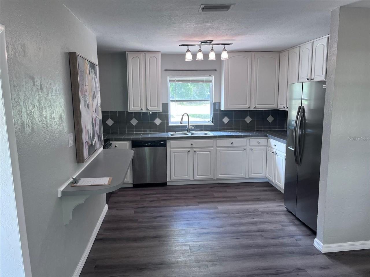 6524 48th Avenue Dr E - Photo 3 of 16